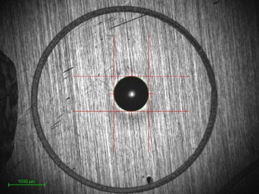 1:1 kijelző - 4x objektív - 2,8µm felbontás